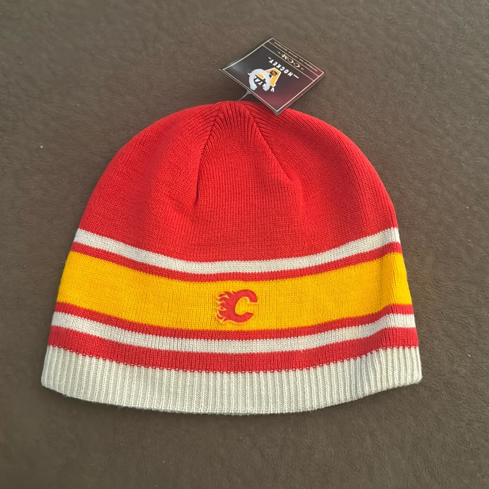 VTG NHL Calgary Flames LOGO Knit Skull Cap Beanie Hat CCM NEW NWT Striped